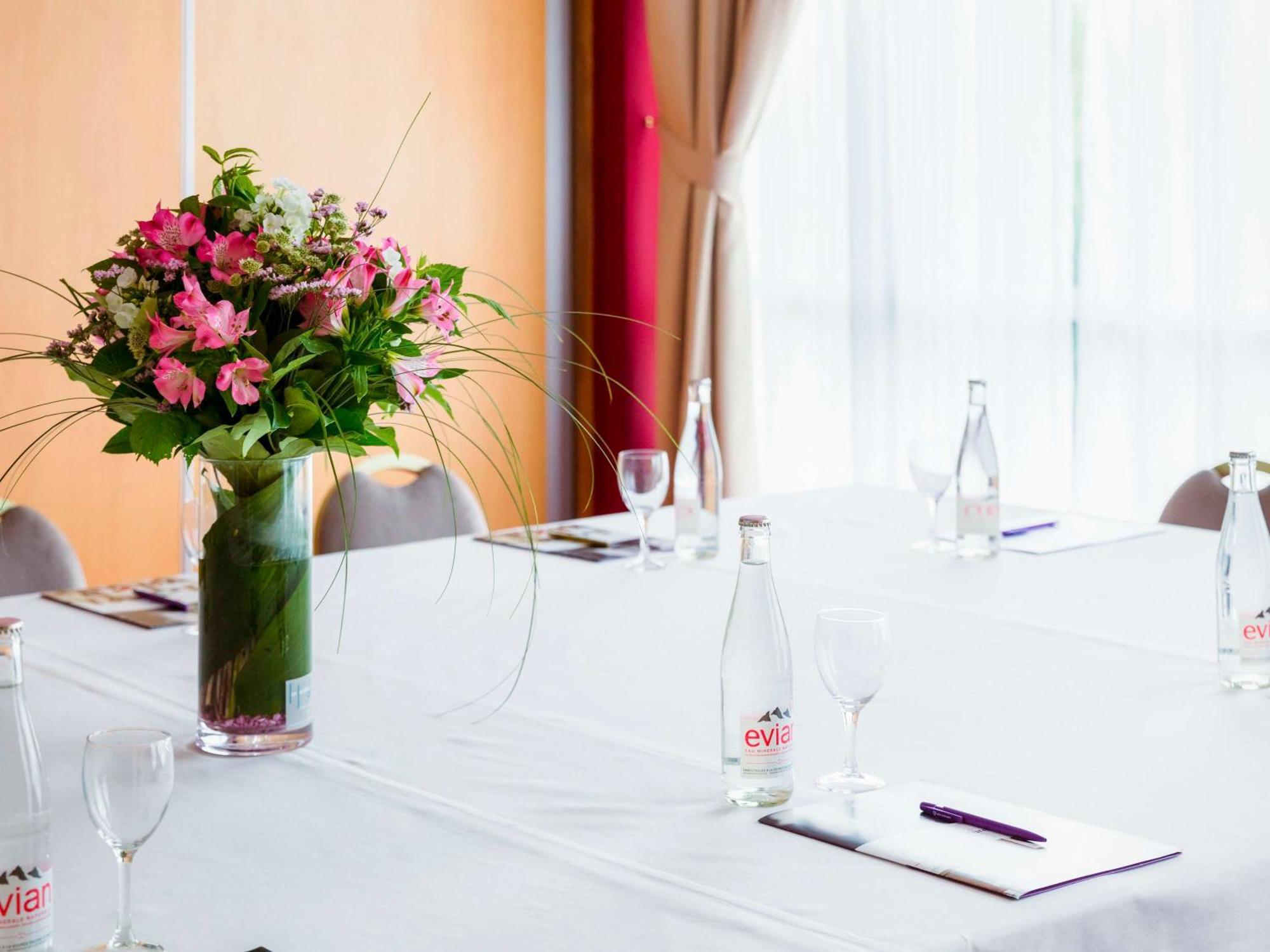 Mercure Nevers Pont De Loire Eksteriør bilde